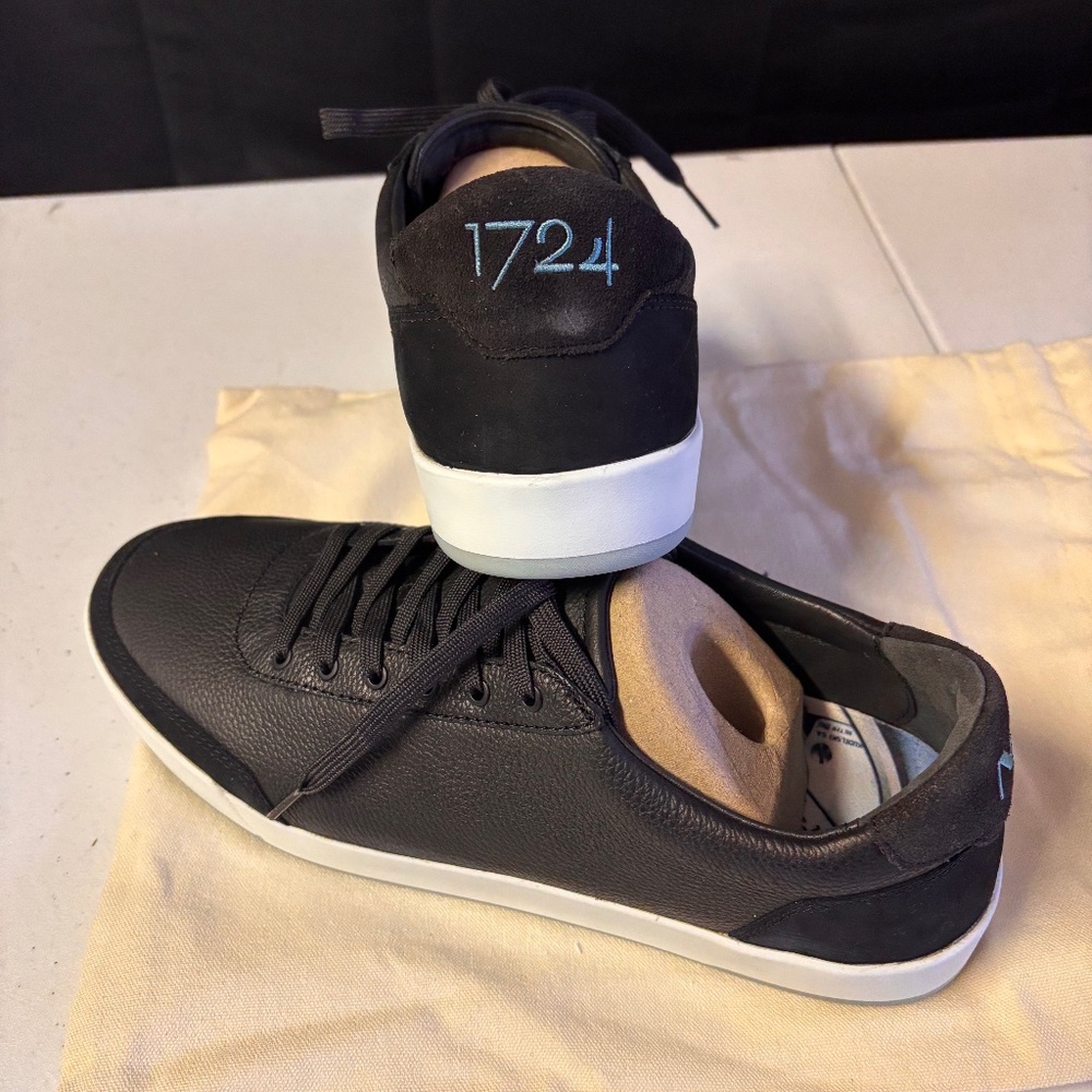 Awesome Italian black leather fashion sneakers from Novella mens size 12 or 8